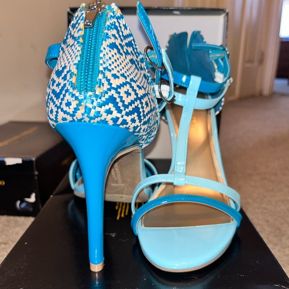 Blue patterned heels - Picture 4 of 4